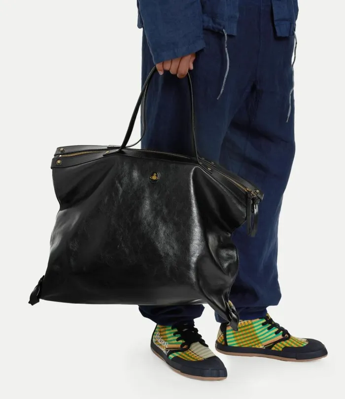 Handbags Women Vivienne Westwood Mara Holdall In Black