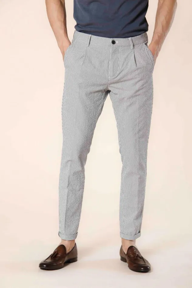 Man Osaka 1 Pinces Chino Pants In Seersucker With Stripe Carrot Fit Mason039s Pants Man Osaka 1 Pinces Chino Pants In Seersucker With Stripe Carrot Fit Mason039s Pants