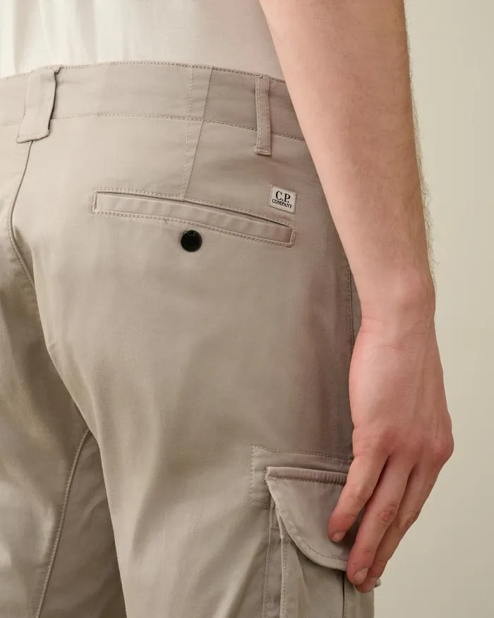 Man Stretch Sateen Ergonomic Lens Cargo Pants Drizzle Grey CP Company Trousers