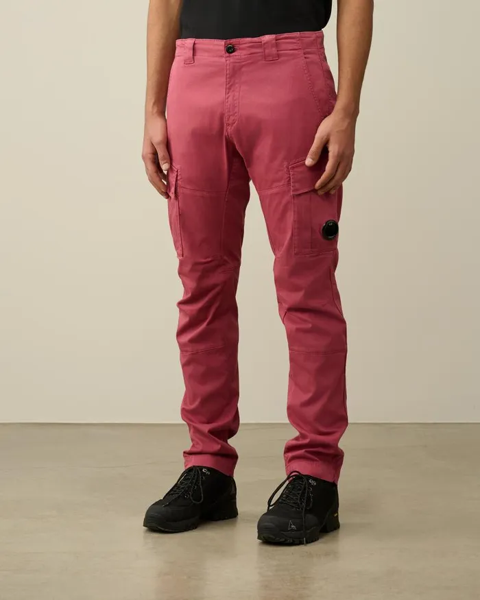 Man Stretch Sateen Ergonomic Lens Cargo Pants Red Bud CP Company Trousers