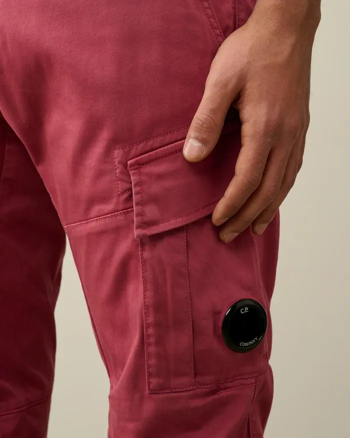 Man Stretch Sateen Ergonomic Lens Cargo Pants Red Bud CP Company Trousers