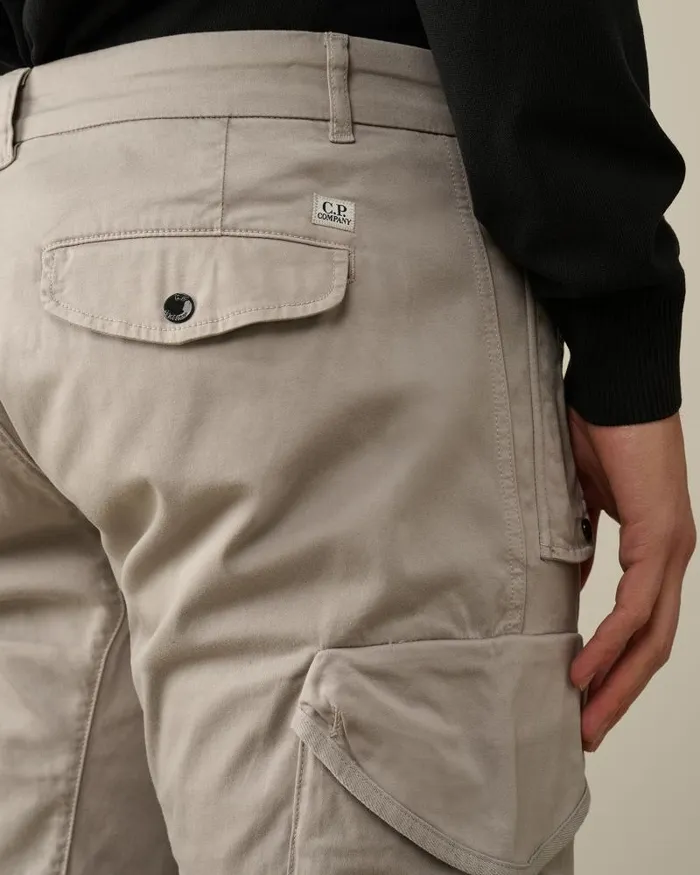 Man Stretch Sateen Ergonomic Lens Utility Pants Drizzle Grey CP Company Trousers