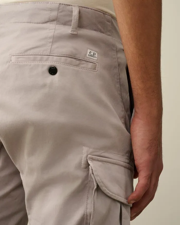 Man Stretch Sateen Ergonomic Logo Cargo Pants Drizzle Grey CP Company Trousers