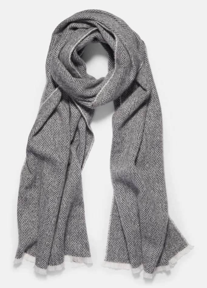 Men Scarves Hats and Gloves Vince Herringbone Cashmere Scarf Heather White Heather Black Men Scarves Hats and Gloves Vince Herringbone Cashmere Scarf Heather White Heather Black