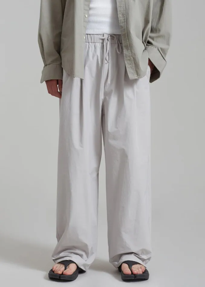 Men The Frankie Shop Bottoms Amomento Drawstring Pants Grey