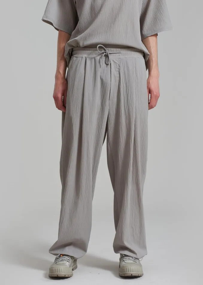 Men The Frankie Shop Bottoms Eliott Crinkle Pants Grey