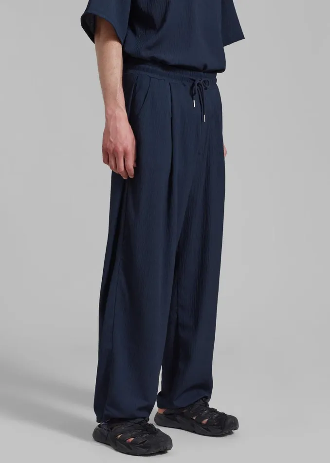 Men The Frankie Shop Bottoms Eliott Crinkle Pants Navy