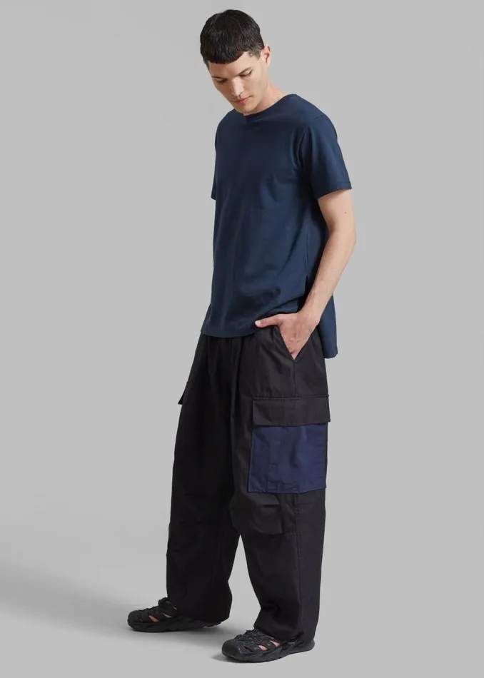 Men The Frankie Shop Bottoms Stu Colorblock Cargo Pants Black Combo