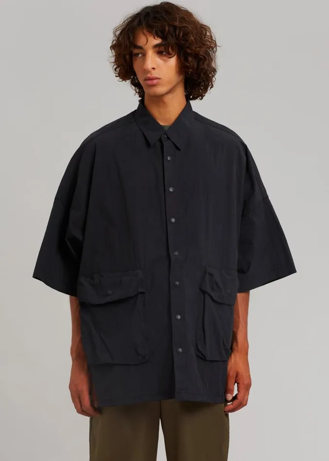 Men The Frankie Shop Tops Bedri Cargo Shirt Black