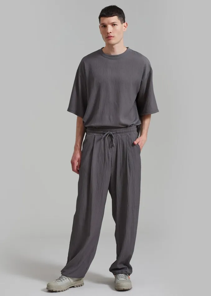 Men The Frankie Shop Tops Eliott Crinkle Tee Charcoal