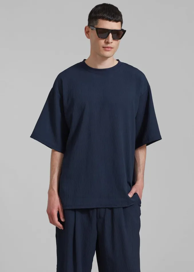 Men The Frankie Shop Tops Eliott Crinkle Tee Navy