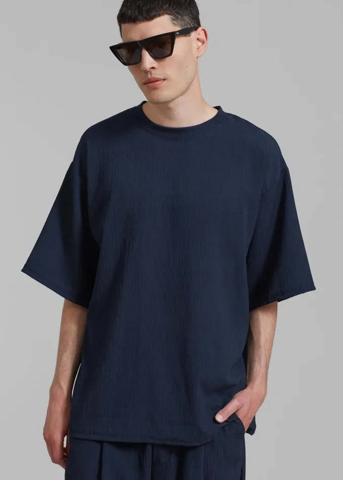 Men The Frankie Shop Tops Eliott Crinkle Tee Navy