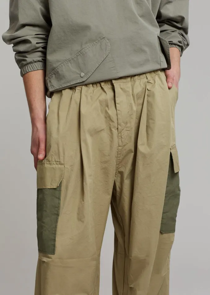 MenWomen The Frankie Shop Bottoms Stu Colorblock Cargo Pants Beige Combo