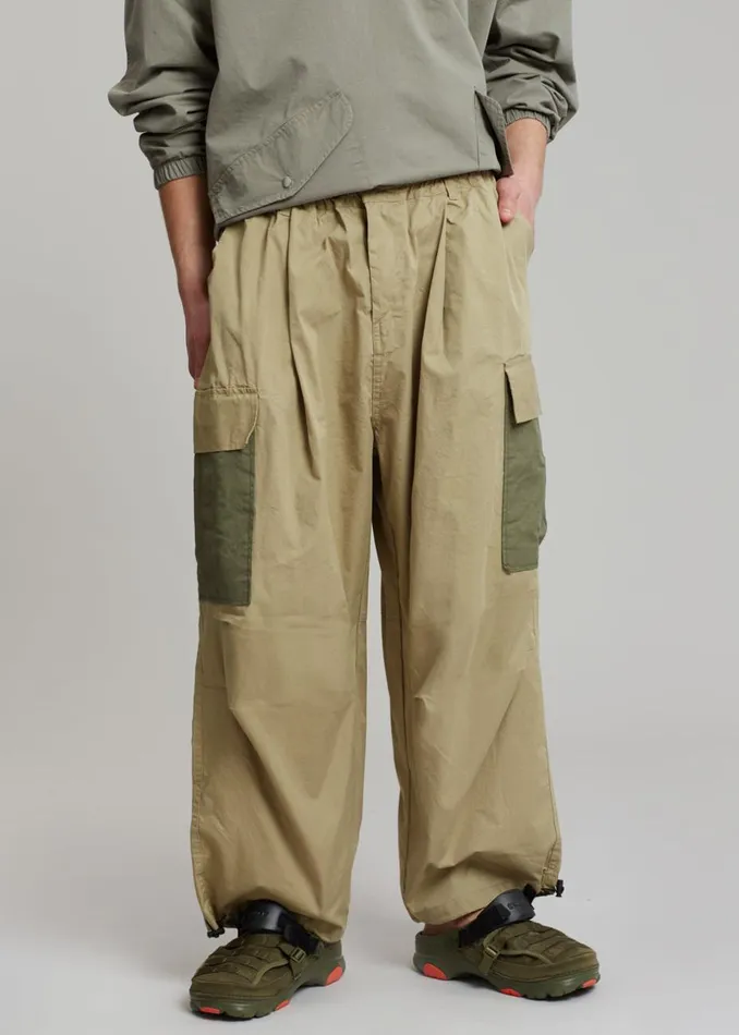 MenWomen The Frankie Shop Bottoms Stu Colorblock Cargo Pants Beige Combo