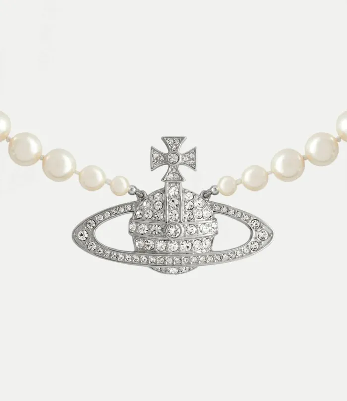Necklaces Men Vivienne Westwood Man Bas Relief Pearl Necklace In PlatinumCreamPearlCrystalCrystal Necklaces Men Vivienne Westwood Man Bas Relief Pearl Necklace In PlatinumCreamPearlCrystalCrystal