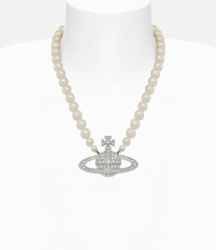 Necklaces Men Vivienne Westwood Man Bas Relief Pearl Necklace In PlatinumCreamPearlCrystalCrystal