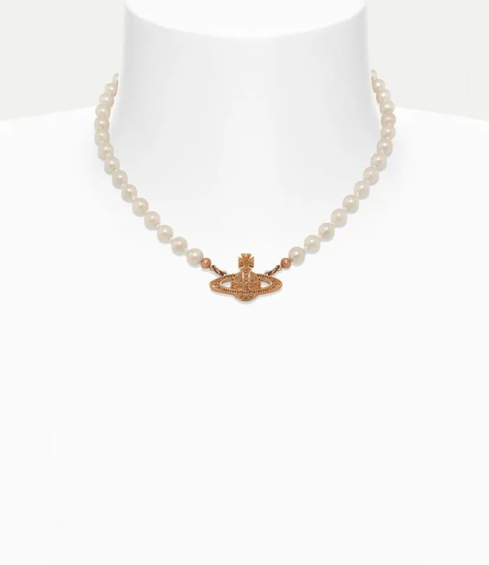 Necklaces Women Vivienne Westwood Mini Bas Relief Pearl Choker In PinkGoldSilkPearl Necklaces Women Vivienne Westwood Mini Bas Relief Pearl Choker In PinkGoldSilkPearl