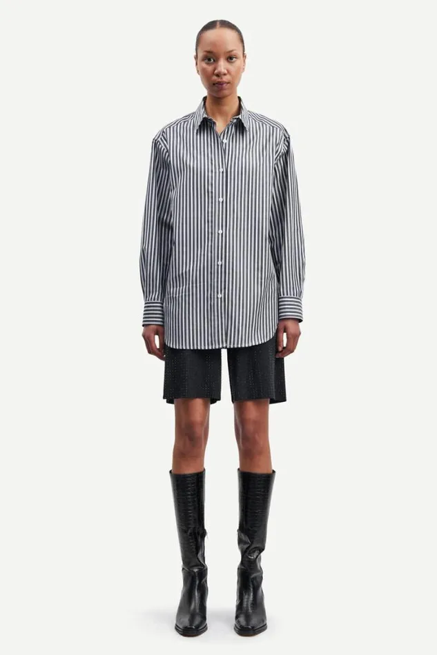 Woman Chrishell Shorts 14611 Caviar Samse Samse Shorts and Skirts