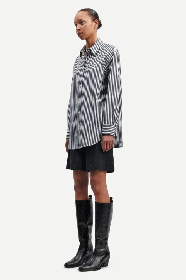 Woman Chrishell Shorts 14611 Caviar Samse Samse Shorts and Skirts