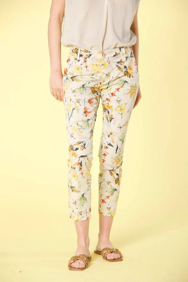Woman Jaqueline Curvie Capri Chino Pants In Stretch Twill With Flower Print Curvy Mason039s Pants Woman Jaqueline Curvie Capri Chino Pants In Stretch Twill With Flower Print Curvy Mason039s Pants