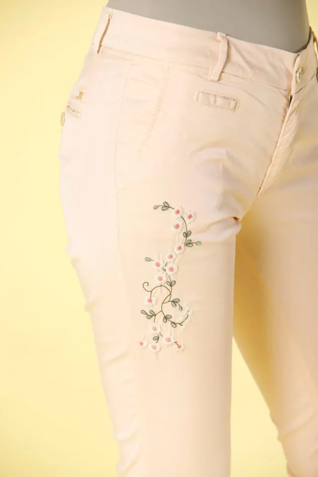 Woman Jaqueline Curvie Capri Chino Pants In Tencel With Embroidery Curvy Mason039s Pants