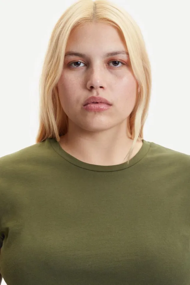Woman Solly Tee Solid 205 Deep Depths Samse Samse Tshirts Woman Solly Tee Solid 205 Deep Depths Samse Samse Tshirts