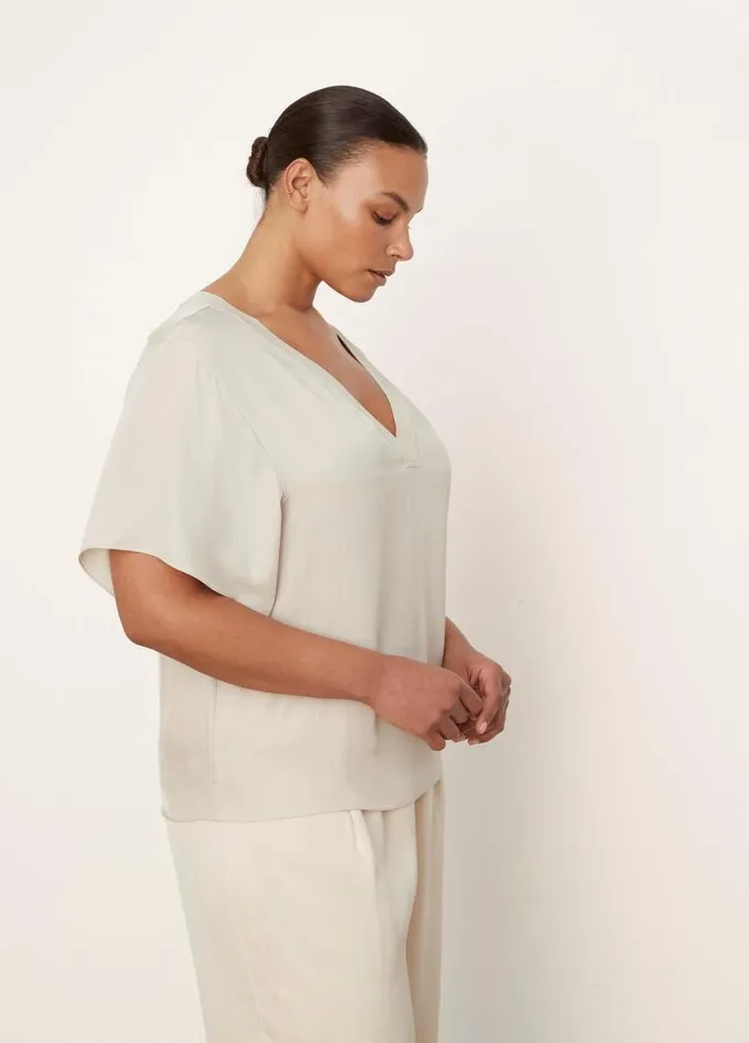 Women Extended Sizes Vince RibTrim Double VNeck Short Sleeve Popover Pale Fawn