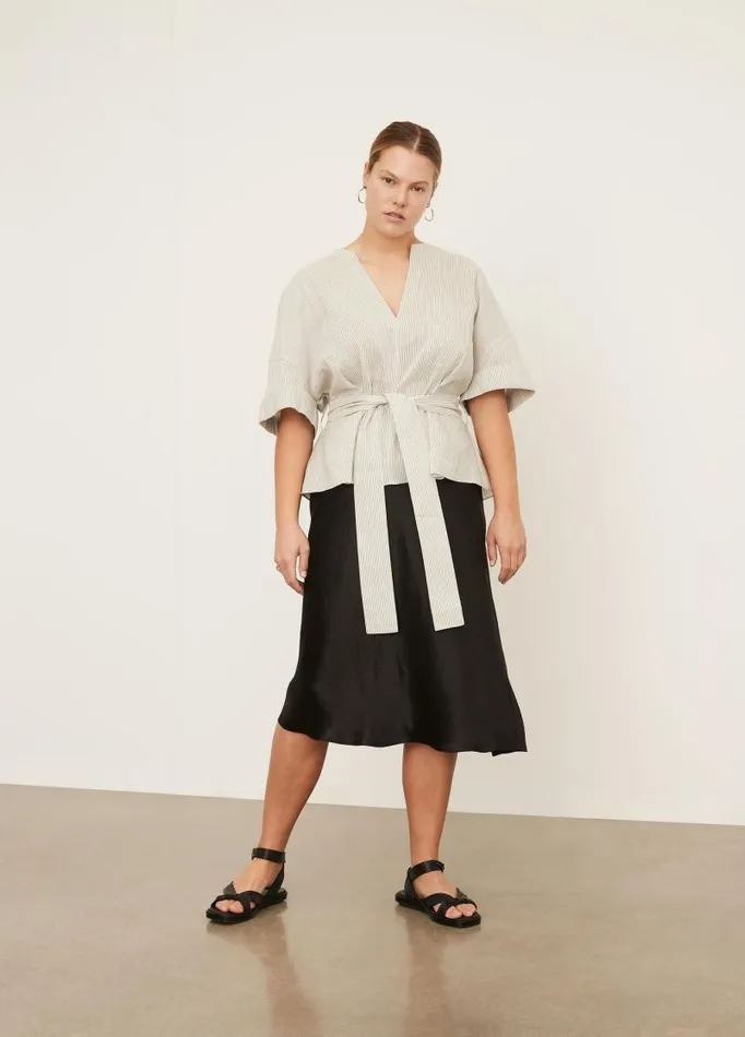 Women Extended Sizes Vince Stripe Cuffed Short Sleeve VNeck Blouse Whiteblack