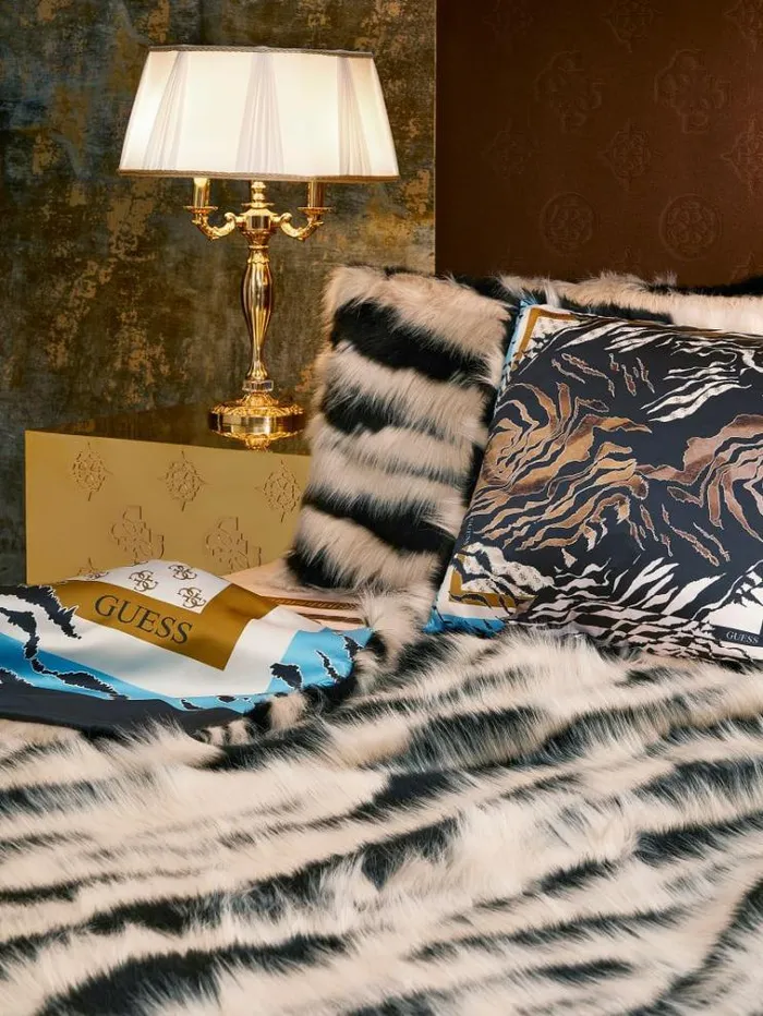 Women Faux Fur Rectangular Cushion Animalier White Guess Home Collection