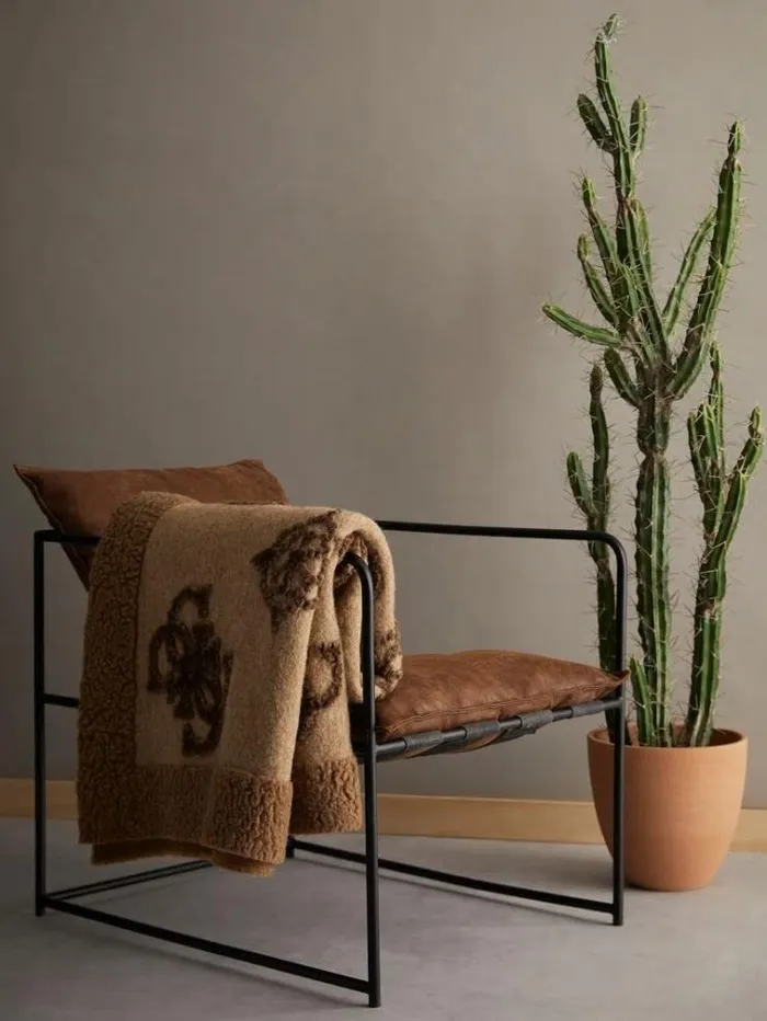 WomenMen 4g And Peony Logo Wool Blanket Multi Beige Guess Home Collection