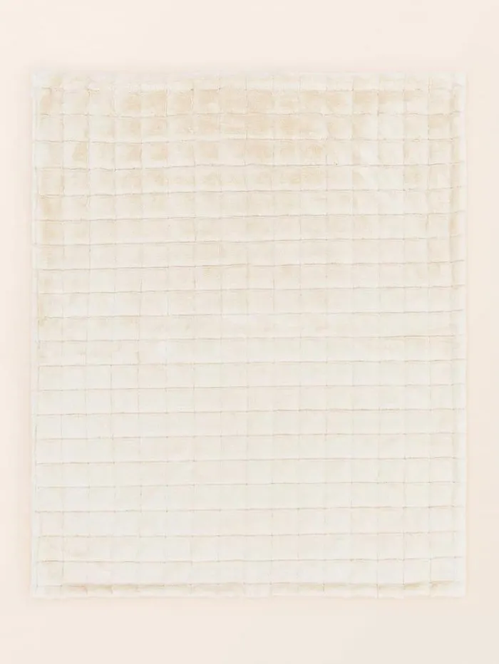WomenMen Faux Fur Blanket Cream Guess Home Collection