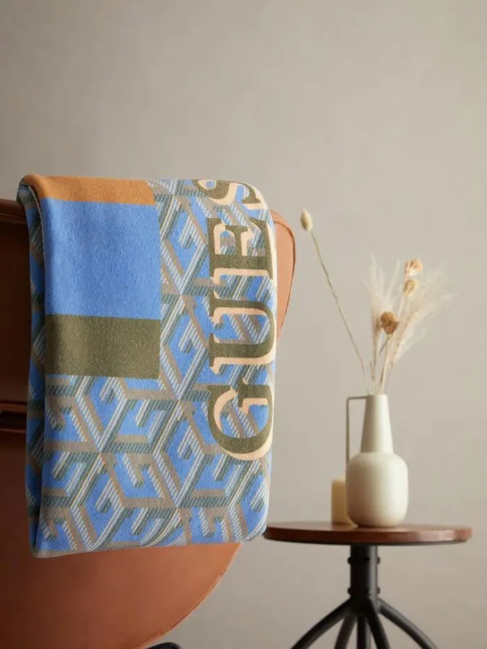 WomenMen G Cube Logo Pile Blanket Blue Multi Guess Home Collection