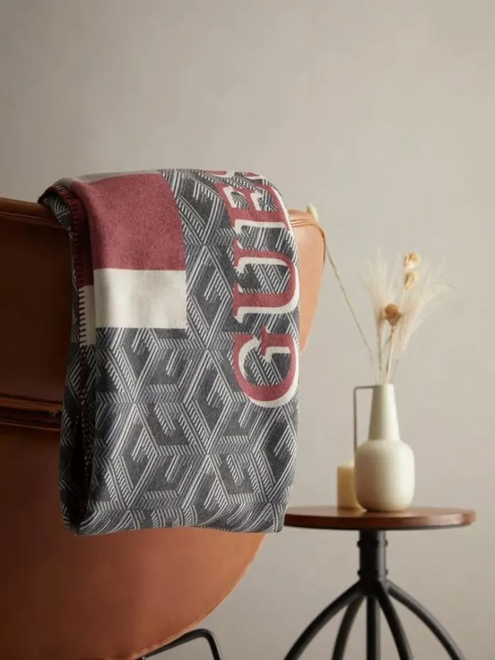 WomenMen G Cube Logo Pile Blanket Multicolor Pattern Guess Home Collection