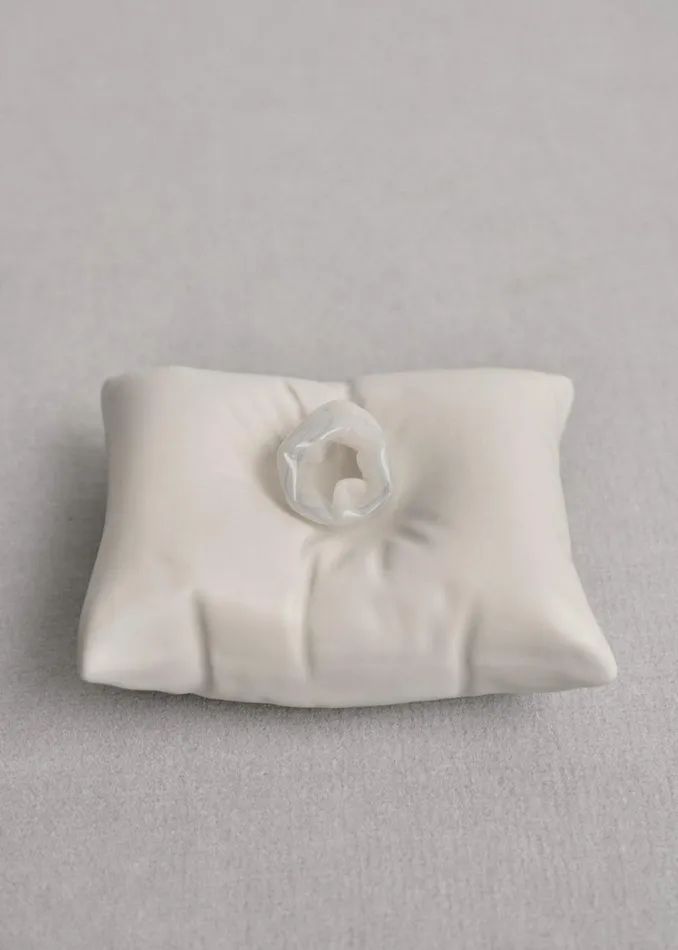WomenMen The Frankie Shop Decor Completedworks Bumped Ceramic Cushion Matte White WomenMen The Frankie Shop Decor Completedworks Bumped Ceramic Cushion Matte White
