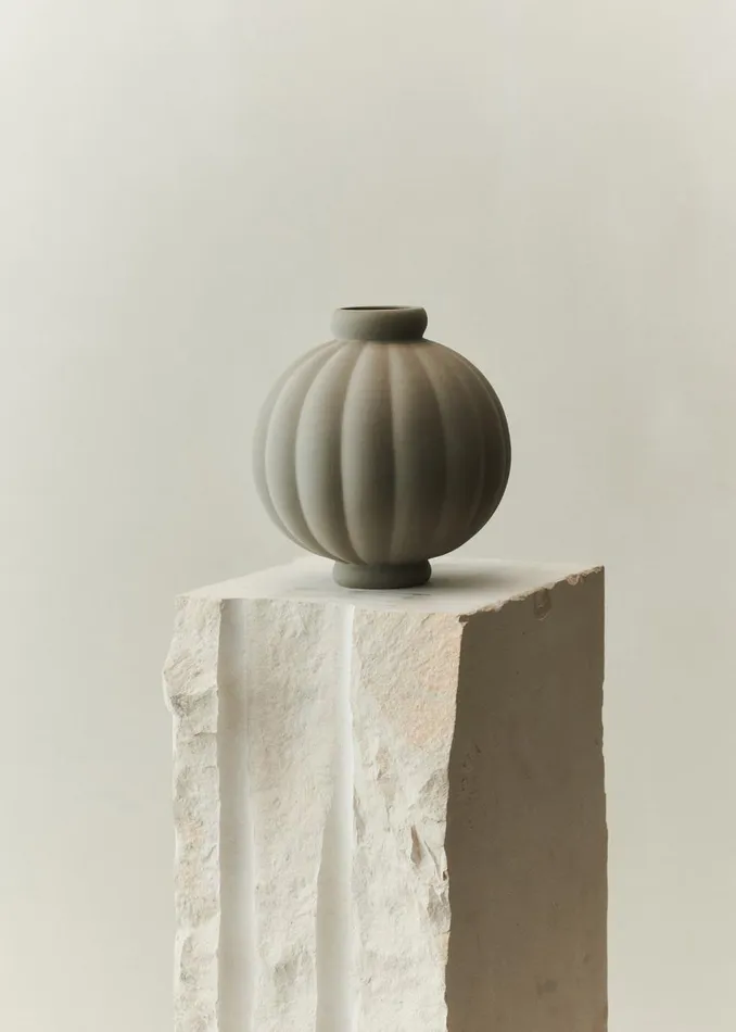 WomenMen The Frankie Shop Decor Louise Roe Ceramic Balloon Vase 01 Sanded Grey WomenMen The Frankie Shop Decor Louise Roe Ceramic Balloon Vase 01 Sanded Grey