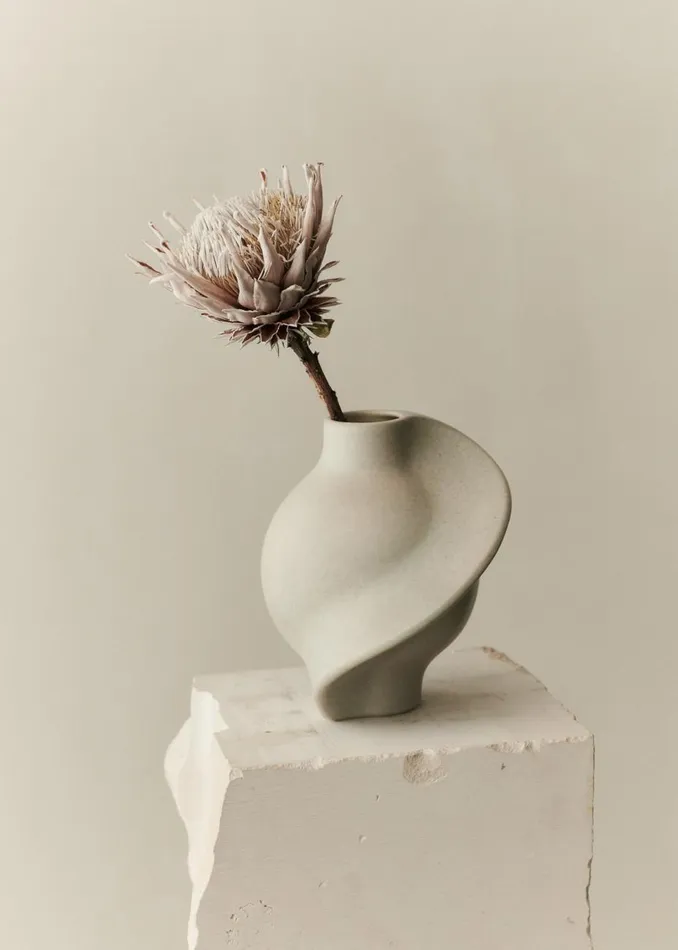 WomenMen The Frankie Shop Decor Louise Roe Ceramic Pirout Vase 01 Vintage Glaze WomenMen The Frankie Shop Decor Louise Roe Ceramic Pirout Vase 01 Vintage Glaze