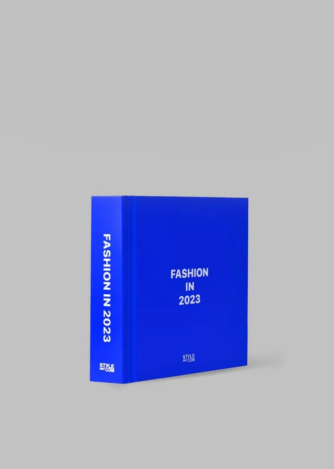 WomenMen The Frankie Shop Decor Style Not Com Fashion In 2023 Book Blue
