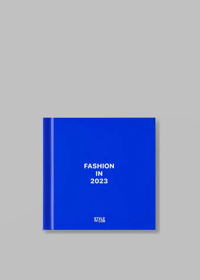 WomenMen The Frankie Shop Decor Style Not Com Fashion In 2023 Book Blue