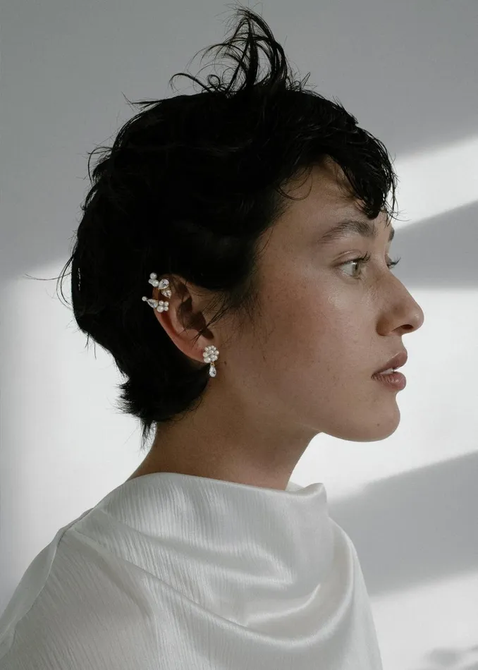 Women The Frankie Shop Accessories Completedworks Chasing Shadows III Ear Cuff Pearlzirconiagold Verm