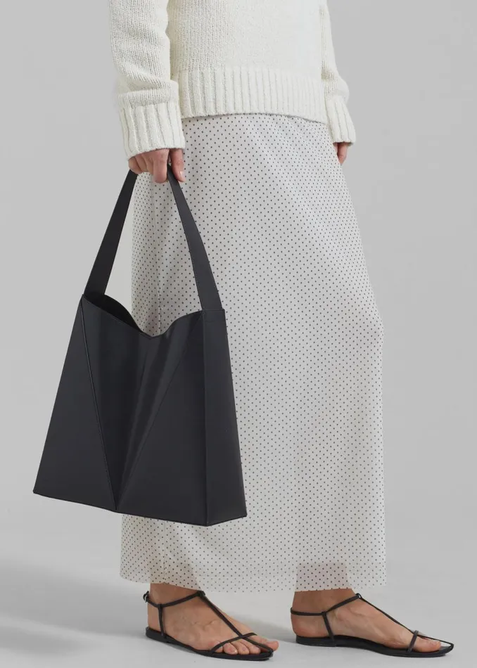 Women The Frankie Shop Accessories Low Classic Folded Cube Tote Bag Black