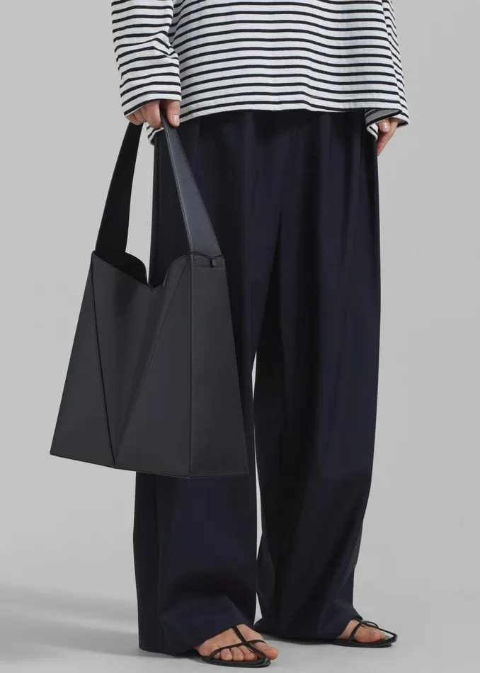 Women The Frankie Shop Accessories Low Classic Folded Cube Tote Bag Black