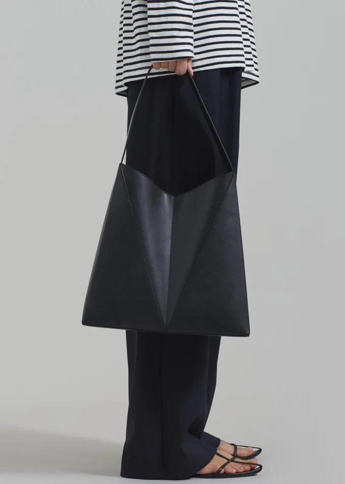 Women The Frankie Shop Accessories Low Classic Folded Cube Tote Bag Black