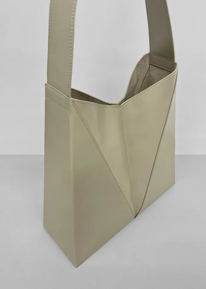 Women The Frankie Shop Accessories Low Classic Folded Cube Tote Bag Khaki