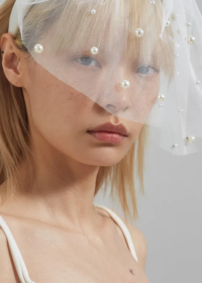 Women The Frankie Shop Accessories Rotate Headband Veil With Pearls Egret