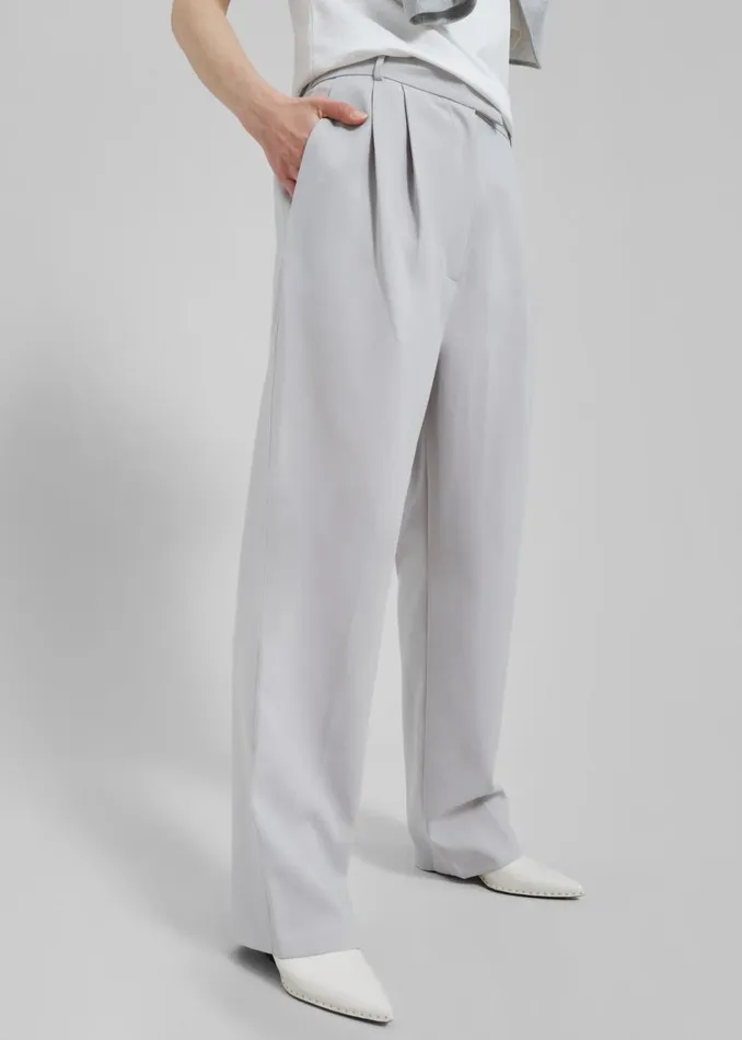 Women The Frankie Shop Bottoms Bea Pleated Suit Pants Grey