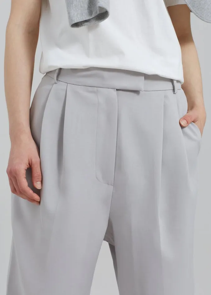 Women The Frankie Shop Bottoms Bea Pleated Suit Pants Grey