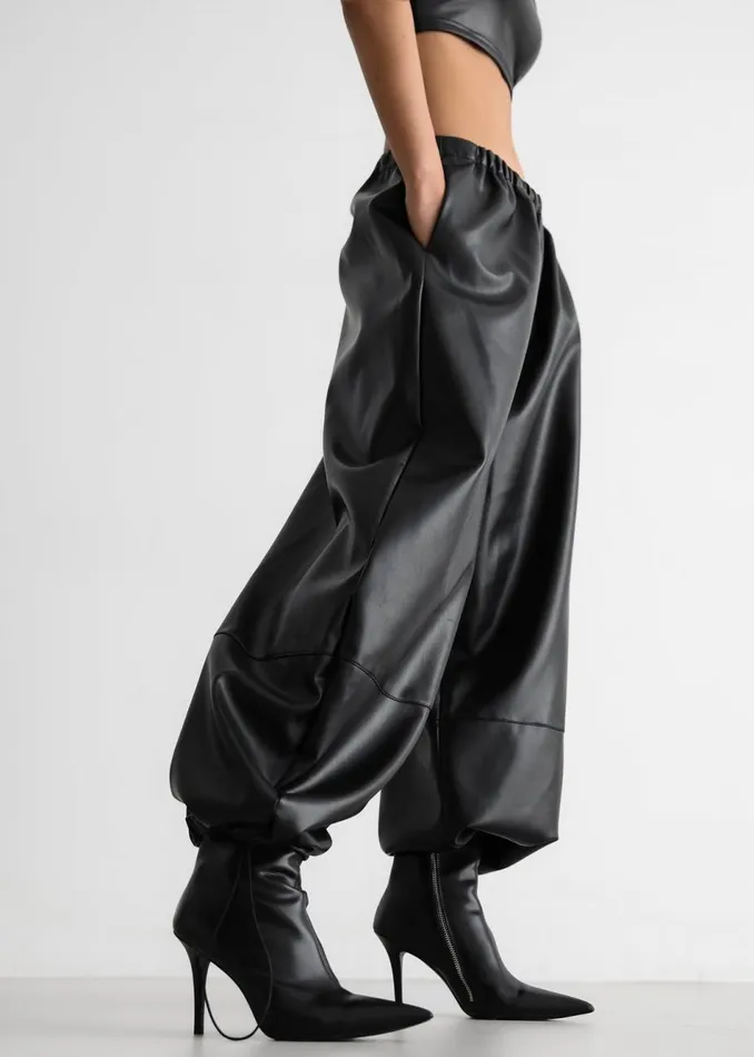 Women The Frankie Shop Bottoms Briar Faux Leather Balloon Pants Black