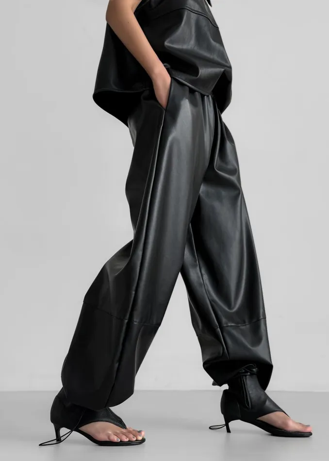 Women The Frankie Shop Bottoms Briar Faux Leather Balloon Pants Black