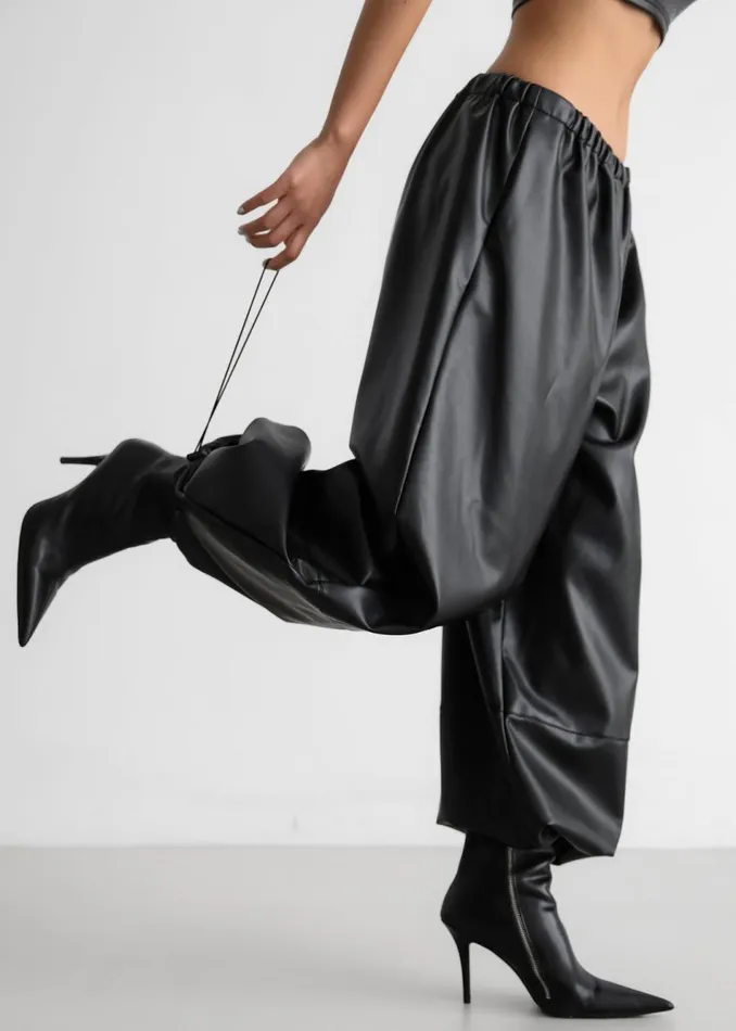 Women The Frankie Shop Bottoms Briar Faux Leather Balloon Pants Black