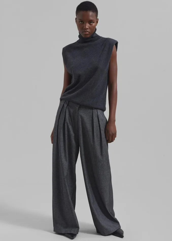 Women The Frankie Shop Bottoms Casey Pleated Trousers Charcoal